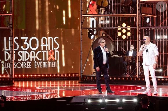 Exclusif - Christophe Dechavanne et Pascal Obispo lors de l'enregistrement de la soirée "Les 30 ans du sidaction - la soirée événement" au Grand Rex à Paris diffusée le 23 mars 2024 sur France 2.

© Cyril Moreau / Coadic Guirec / Bestimage