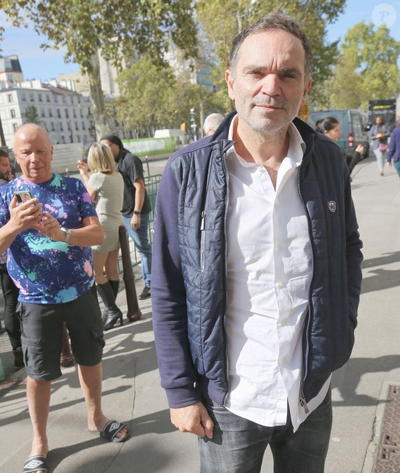 Exclusif - Yann Moix - Personnalités à la sortie des studios de l'enregistrement de l'émission "Les Grosses Têtes" sur RTL à Paris. Le 25 septembre 2023
© Jonathan Rebboah / Panoramic / Bestimage