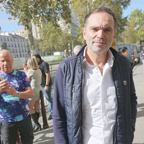 Exclusif - Yann Moix - Personnalités à la sortie des studios de l'enregistrement de l'émission "Les Grosses Têtes" sur RTL à Paris. Le 25 septembre 2023
© Jonathan Rebboah / Panoramic / Bestimage
