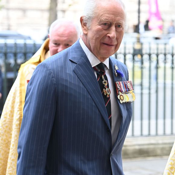 Le roi Charles III d'Angleterre - La famille royale britannique et les personnalités assistent à un service d'action de grâce à l'abbaye de Westminster à Londres, à l'occasion du 80ème anniversaire du jour de la Victoire en Europe (VE Day), le 8 mai 2025. GOFF INF / BESTIMAGE