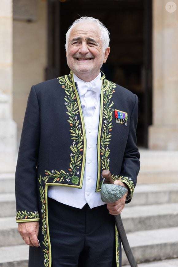 Guy Savoy, - Le chef français multi étoile, Guy Savoy, vient d'être officiellement installé comme membre de l'Académie des Beaux-Arts. Une cérémonie qui s'est déroulée sous la coupole de l'Institut de France, à Paris, France, le 20 mai 2026. C'est la première fois qu'un chef intègre la prestigieuse institution. © Julien Sarkissian/Bestimage