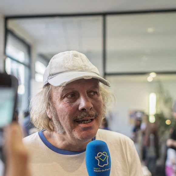 Dans le cadre de la saison FIESTA lille3000, Lasecu, lieu d'art et artothèque, présente une série de dessins, gouaches, photographies, sérigraphies, volumes et petits hommes roses de Philippe Katerine. Vernissage de l'exposition avec Philippe Katerine. Lille, France le 28 avril 2025. Photo par Blanquart C/ANDBZ/ABACAPRESS.COM