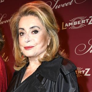 “Cela m’a touché qu’elle soit à mon concert aux Étoiles. Elle est venue me voir à la fin et m’a trouvé très élégant. J’étais très fier”, conclut Asphalt

Catherine Deneuve - Soirée "Lambertz Monday Night" à Cologne le 3 février 2025.