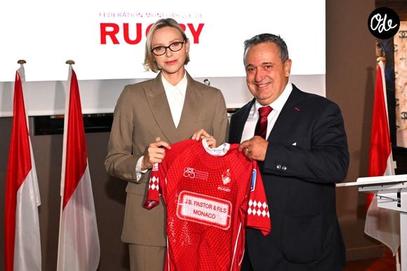 Thierry Danthez, la princesse Charlène de Monaco - La princesse Charlène de Monaco assiste à la présentation de la saison 2026-2027 et des grandes échéances futures de la Fédération Monégasque de Rugby au Monte Carlo Bay, à Monaco, le 7 octobre 2026. © Bruno Bebert / Bestimage