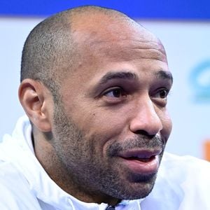 Le sélectionneur de l'équipe de France Espoirs Thierry Henry en conférence de presse au Centre National du Football (CNF) de Clairefontaine-en-Yvelines, France, le 9 octobre 2023. © Federico Pestellini/Panoramic/bestimage