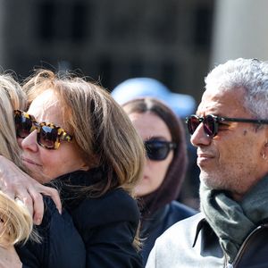 Natacha Régnier, Philippine Leroy-Beaulieu, Sami Bouajila aux arrivées des obsèques d'Emilie Dequenne au cimetière Père Lachaise à Paris, France, le 26 mars 2025. © Dominique Jacovides/Bestimage