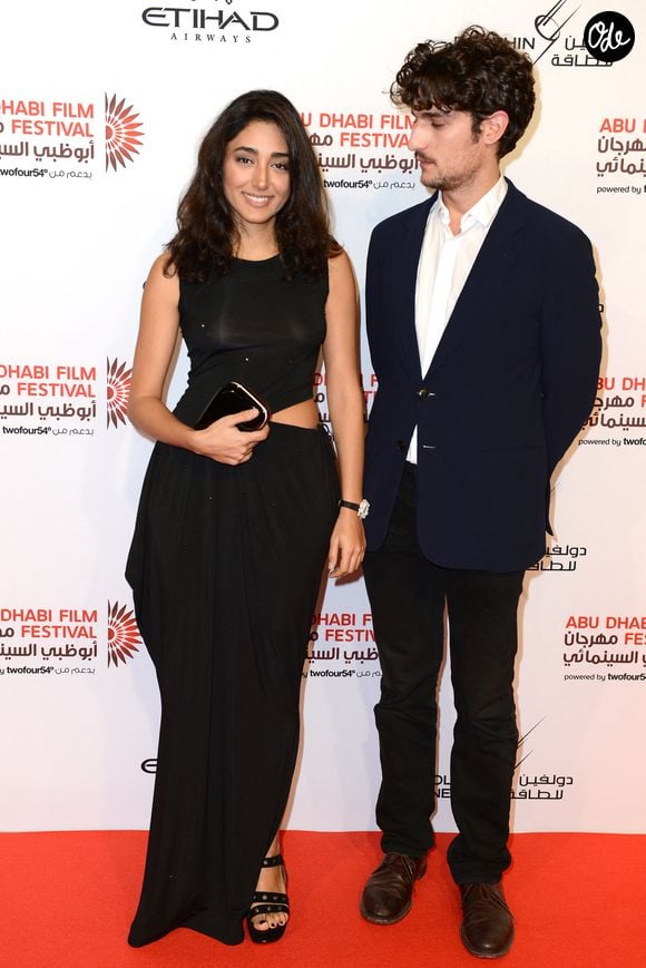 avant d'être officiellement en couple avec lui.

L'actrice iranienne Golshifteh Farahani et l'acteur français Louis Garrel arrivent pour la projection du film « My Sweet Pepper Land » à l'Emirates Palace, à Abou Dhabi, aux Émirats arabes unis, le 27 octobre 2013, dans le cadre du 7e Festival du film d'Abou Dhabi. Photo : Ammar Abd Rabbo/ABACAPRESS.COM