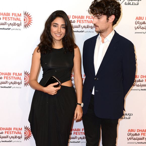 avant d'être officiellement en couple avec lui.

L'actrice iranienne Golshifteh Farahani et l'acteur français Louis Garrel arrivent pour la projection du film « My Sweet Pepper Land » à l'Emirates Palace, à Abou Dhabi, aux Émirats arabes unis, le 27 octobre 2013, dans le cadre du 7e Festival du film d'Abou Dhabi. Photo : Ammar Abd Rabbo/ABACAPRESS.COM