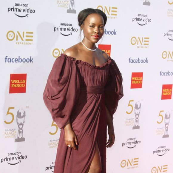 Elle a également lancé une collecte. 

Lupita Nyong'o à la 50ème soirée annuelle NAACP Image Awards au Dolby Theater à Los Angeles, le 30 mars 2019.