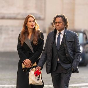 Après quinze ans de relation, Christian Karembeu retrouve l'amour dans les bras de Jackie Chamoun, originaire du Liban.

Christian Karembeu et sa femme Jackie Chamoun rencontrent le pape François au Vatican le 22 mars 2023.

© Pierre Perusseau / Bestimage