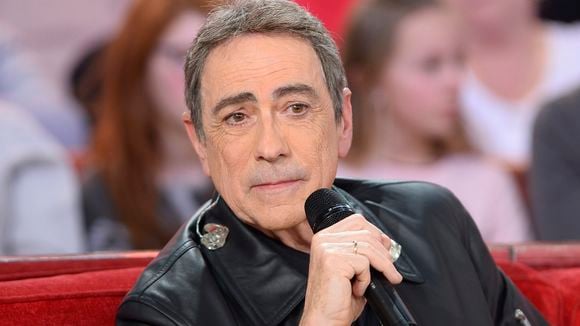 Alain Chamfort a refait sa vie loin de l'agitation et évoque ce choix : "Tout est réglé"