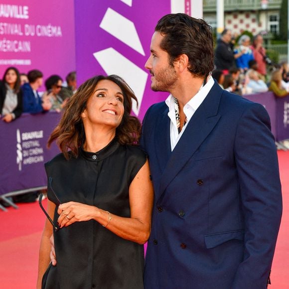 Ils sont parfois pointés du doigt pour leur différence d'âge

Florence Foresti et Alexandre Kominek assistent à la première de "Train Dreams" et au prix du Nouvel Hollywood remis à Zoey Deutch lors du 51ème Festival du Film Américain de Deauville le 12 septembre 2025 à Deauville, France Photo by Shootpix/ABACAPRESS.COM