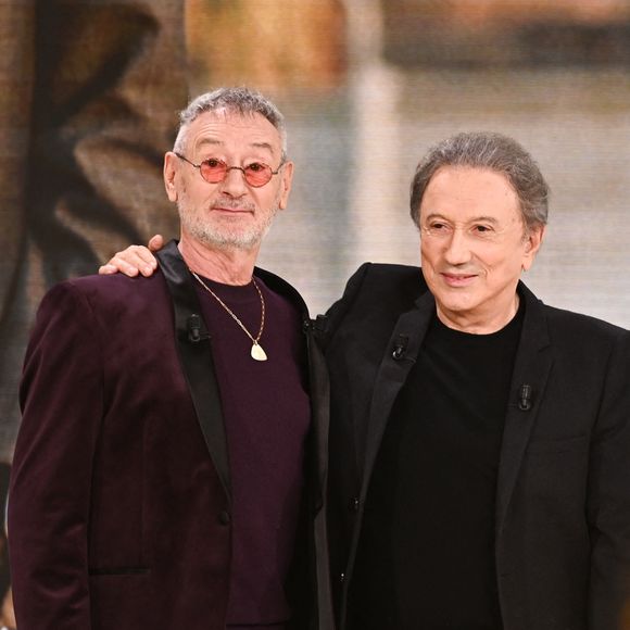 Un nouveau numéro de "Vivement dimanche" a été diffusé
Exclusif - Michael Jones et Michel Drucker - Enregistrement de l'émission "Vivement dimanche, sur le thème de l'amitié entre M.Jones et J.J.Goldman", au Studio Rive Gauche à Paris, présentée par M.Drucker et diffusée sur France 3
© Guillaume Gaffiot / Bestimage