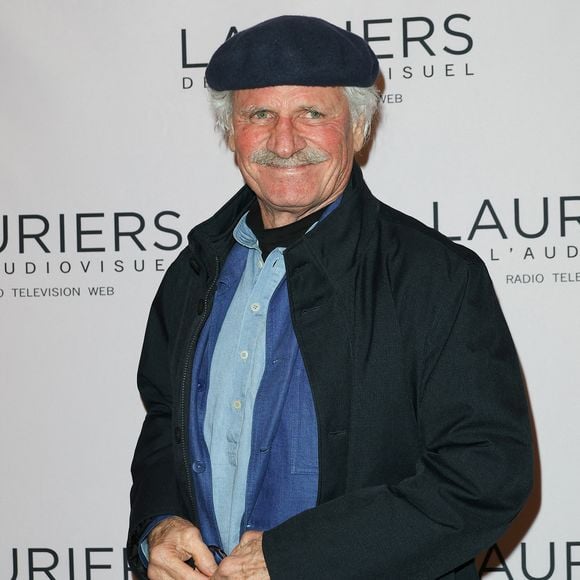 Le photographe possède une demeure dans la vallée de la Millière, aux Mesnuls, à proximité de Rambouillet, dans les Yvelines

Yann Arthus-Bertrand - 29ème cérémonie des Lauriers de l'Audiovisuel au théâtre Marigny à Paris le 26 février 2024.  Patronnée par le ministère de la Culture et la Commission nationale Française pour L’UNESCO, organisée au Théâtre Marigny, la cérémonie des Lauriers, fédère depuis 28 ans l’ensemble des professionnels de la filière audiovisuelle française.
Présentée par H. Sy et P. Simonin, mise en images par J. Revon, elle sera diffusée sur TV5MONDE (France, Belgique, Suisse, Monaco, Europe et Afrique) dès le 28 Février, puis
disponible gratuitement sur la plateforme francophone mondiale TV5Mondeplus. © Coadic Guirec/Bestimage