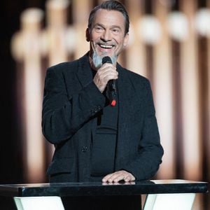 Il dit avoir compris grâce à la maladie « la puissance de l’amour » et appelle à aimer « un peu plus les autres ».

Florent Pagny se produit sur scène lors des 35e Victoires de la Musique à la Seine Musicale le 14 février 2020 à Boulogne-Billancourt, France. Photo par David Niviere/ABACAPRESS.COM