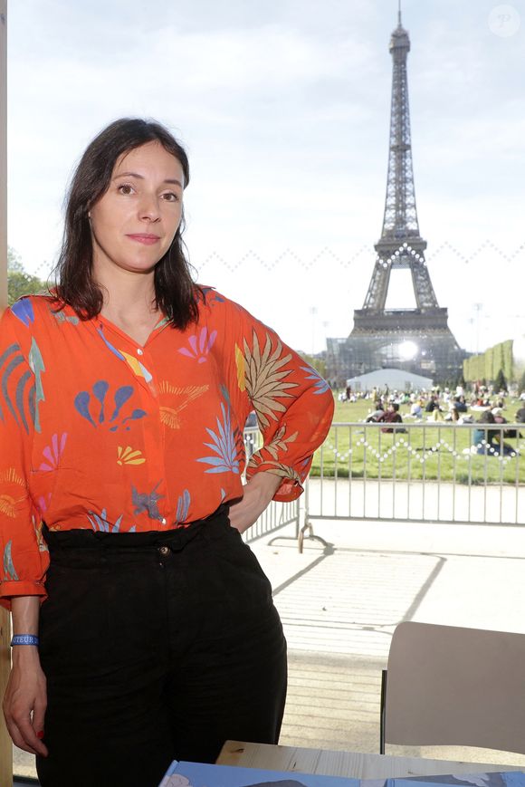 Lolita Sechan ( Fille du chanteur Renaud Sechan  ) - Festival du livre de Paris 2024 - Festival du livre de Paris 2024 le 13 avril 2024.
© Cedric Perrin / Bestimage