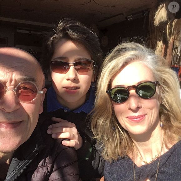 Elle lui a rappelé la chance qu’il avait d’être encore autant apprécié.

Patrick Paroux (Camping Paradis) avec sa femme Anne-Cécile Crapie et leur fils - Instagram