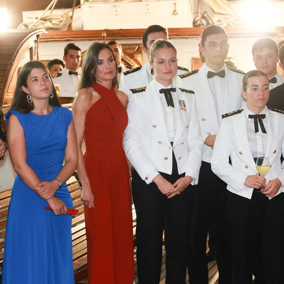 La reine Letizia et la princesse Leonor d'Espagne assistent à une réception à bord du Juan Sebastian de Elcano à Panama City, le 4 mai 2025.
Bestimage