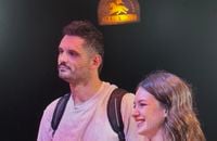 Florent Manaudou et Elsa Bois (Danse avec les stars) profitent d'un joli moment de complicité.