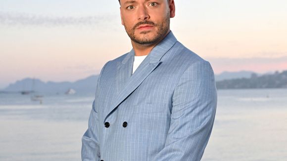 Loin de la France, Kev Adams gère une société à la tête de 4 entreprises, un business qui rencontre un sacré succès