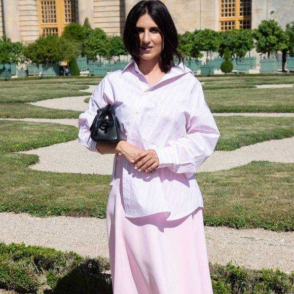 Tandis que Geraldine Nakache a opté pour de la couleur ! Un véritable défilé de stars pour la collection de Simon Porte Jacquemus.

Geraldine Nakache assiste au défilé Jacquemus Menswear Spring/Summer 2026 dans le cadre de la semaine de la mode à Paris, France, le 29 juin 2025. Photo par Aurore Marechal/ABACAPRESS.COM