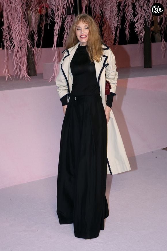 Arielle Dombasle - Défilé de Mode Chanel - Front Row, Collection Haute Couture Printemps/Été 2026, dans le cadre de la Fashion Week de Paris, France, le 27 janvier 2026. 

© Bertrand Rindoff / Bestimage