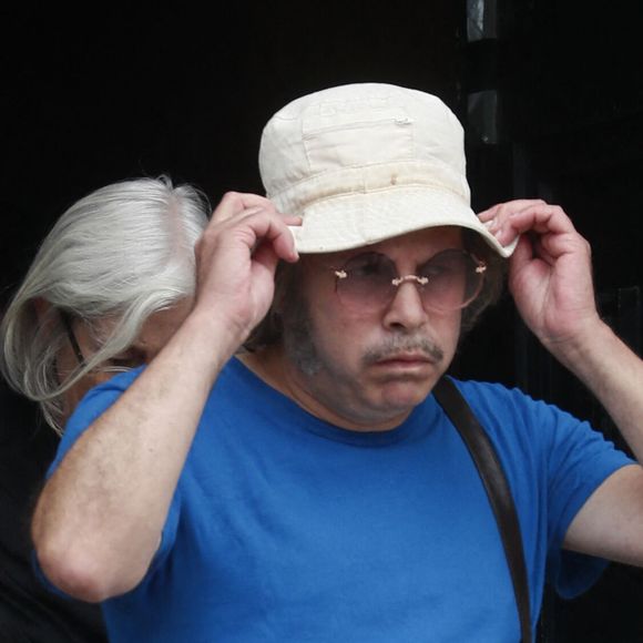 Philippe Katerine - Sortie des obsèques de Sophie Fillières au crématorium du cimetière du Père-Lachaise à Paris, le 11 août 2023.