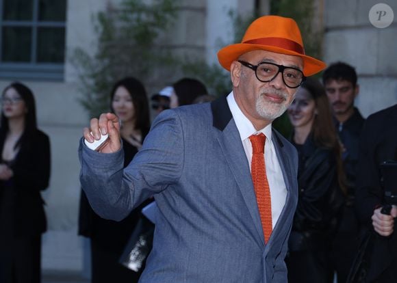 Christian Louboutin arrive au défilé Tom Ford Collection Femme Prêt-à-Porter Printemps/Eté 2026 lors de la Fashion Week de Paris (PFW) a Paris, France, le 1 Octobre 2025. 
© Denis Guignebourg/Bestimage
