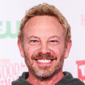 Hollywood, CA 93e Parade annuelle de Noël d'Hollywood avec le grand maréchal Luke Wilson pour soutenir les jouets des Marines pour les Tots, qui s'est tenue sur Hollywood Boulevard.
Sur la photo : Ian Ziering