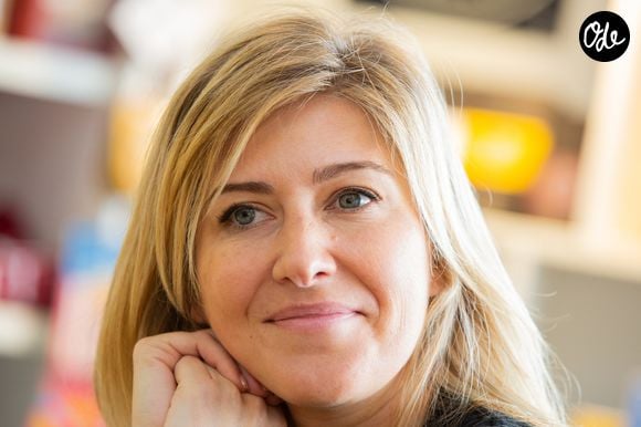 Exclusif - Amanda Sthers dédicace son livre "Lettre d'amour sans le dire" à la librairie Filigranes à Bruxelles le 25 juin 2020. © ALAIN ROLLAND/ IMAGEBUZZ/ BESTIMAGE