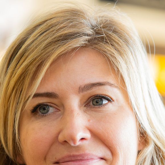 Exclusif - Amanda Sthers dédicace son livre "Lettre d'amour sans le dire" à la librairie Filigranes à Bruxelles le 25 juin 2020. © ALAIN ROLLAND/ IMAGEBUZZ/ BESTIMAGE