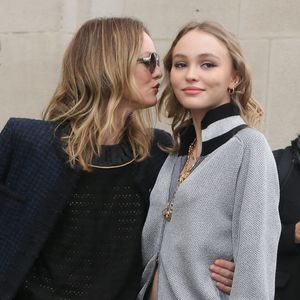 Vanessa Paradis et sa fille Lily-Rose Depp - Arrivées au défilé de mode prêt-à-porter automne-hiver 2017/2018 "Chanel" au Grand Palais à Paris. Le 7 mars 2017
© CVS-Veeren / Bestimage