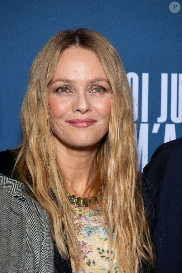 Vanessa Paradis assiste à la première du film 'Dis moi juste que tu m'aimes' au Pathe Wepler le 06 février 2025 à Paris, France. Photo par Nasser Berzane/ABACAPRESS.COM