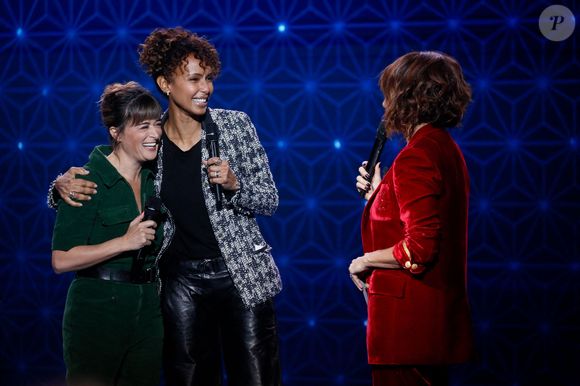 Exclusif - Béatrice de La Boulaye et Sonia Rolland (partenaires dans la série "Tropiques Criminels"), Faustine Bollaert - Surprises - Enregistrement de l'émission "La boîte à secrets N°17", présentée par F.Bollaert et diffusée le 19 janvier 2024 sur France 3
© Christophe Clovis / Bestimage
