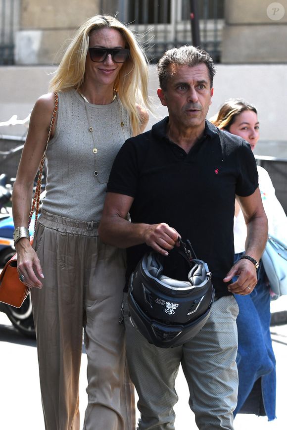 Albert Kassabi (Bébert du groupe Les Forbans) et sa femme Astrid - J.L.Lahaye s'est marié en secondes noces avec sa compagne P.Aubin à la mairie du 18ème arrondissement de Paris, le 2 juillet 2025. Agence / Bestimage