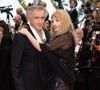 Bernard-Henri Lévy et Arielle Dombasle étaient très complices ce mardi sur le tapis rouge du festival de Cannes, lors de la cérémonie d'ouverture 

Bernard-Henri Lévy, Arielle Dombasle - Montée des marches du film « Partir un jour » pour la cérémonie d’ouverture du 78ème Festival International du Film de Cannes, au Palais des Festivals à Cannes. 
© Olivier Borde / Bestimage