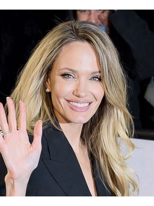 Un chapitre se clôt pour Angelina Jolie : son immense maison de Los Angeles enfin vendue, mais pas au prix espéré