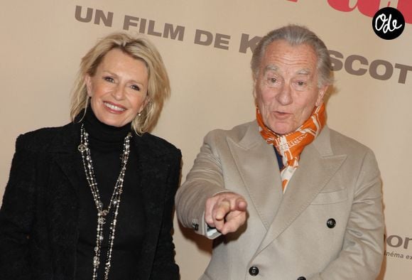 Même si elle vit à Paris et possède également une maison en Normandie, elle y conserve ses petites habitudes.

Sophie Davant et son compagnon William Leymergie - Avant-première du film "Ma Mère, Dieu et Sylvie Vartan" au cinéma Pathé Palace à Paris le 17 mars 2025. © Coadic Guirec/Bestimage