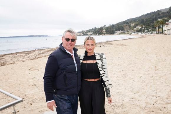 Exclusif - Bruno Darde, Kelly Vedovelli - Les célèbres personnalités de la télé se sont retrouvés avec bonheur, dans le Sud, à Vallauris Golf-Juan, pour assister à un magnifique show de cabaret, en présence de Mr Le Maire K. Luciano et ses adjoints, heureux de répondre à l'invitation du dynamique Président de l'association "Valoriser Vallauris Golf-Juan", Mr B. Darde, ce passionné d'art et du monde associatif projette également de créer un Musée de Sculpture à ciel ouvert , mêlant Art et Espace Public.  © Jack Tribeca/Bestimage