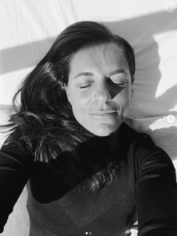Entourée de ses proches, elle souhaite partager son combat pour inspirer d’autres femmes.

Julie, candidate de "Pékin Express"