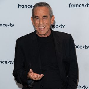 Thierry Ardisson lors du photocall dans le cadre de la conférence de presse de France Télévisions au Pavillon Gabriel à Paris, France, le 24 août 2021. © Pierre Perusseau/Bestimage