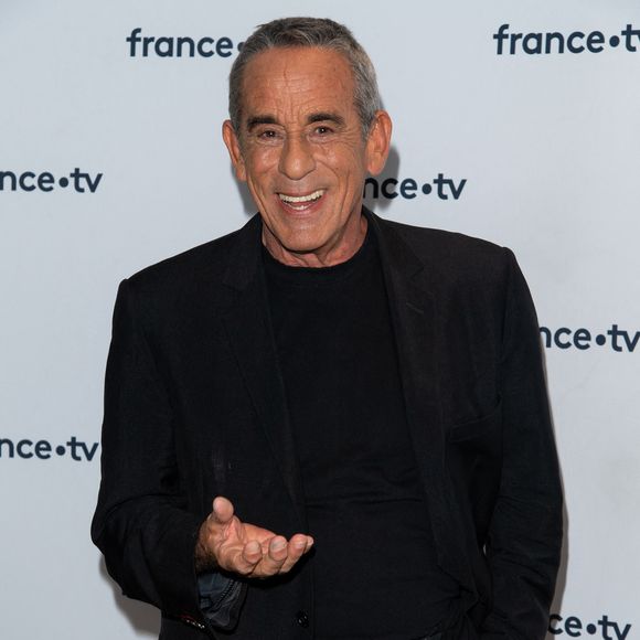 Thierry Ardisson lors du photocall dans le cadre de la conférence de presse de France Télévisions au Pavillon Gabriel à Paris, France, le 24 août 2021. © Pierre Perusseau/Bestimage