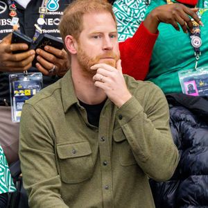 Une page se tourne pour le Prince Harry, qui a accordé à cette association vingt ans de sa vie.

Le prince Harry lors des "Invictus Games Vancouver Whistler 2025" à Vancouver, le 15 février 2025.

Photo : Backgrid USA / Bestimage