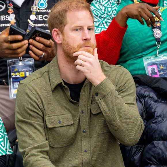 Une page se tourne pour le Prince Harry, qui a accordé à cette association vingt ans de sa vie.

Le prince Harry lors des "Invictus Games Vancouver Whistler 2025" à Vancouver, le 15 février 2025.

Photo : Backgrid USA / Bestimage