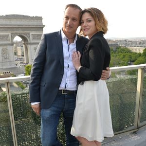 Exclusif - Emilie Dequenne (habillée en Paule Ka et en bijoux Van Cleef & Arpels et son mari Michel Ferracci posent lors du 4ème Champs-Elysées FIlm Festival à Paris le 9 juin 2015. Veeren / Coadic / Bestimage