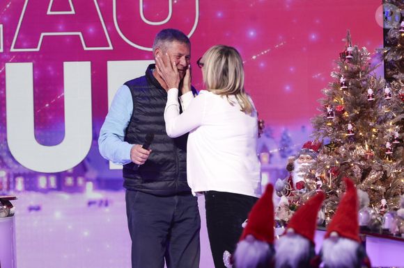 Et ils prennent même la pose ensemble !

Exclusif - Christine Bravo et Stéphane son mari, sur le plateau de TBT9 présenté par C.Hanouna, et diffusé en direct sur W9, Paris, France, le 26 novembre 2025. © Jack Tribeca / Bestimage