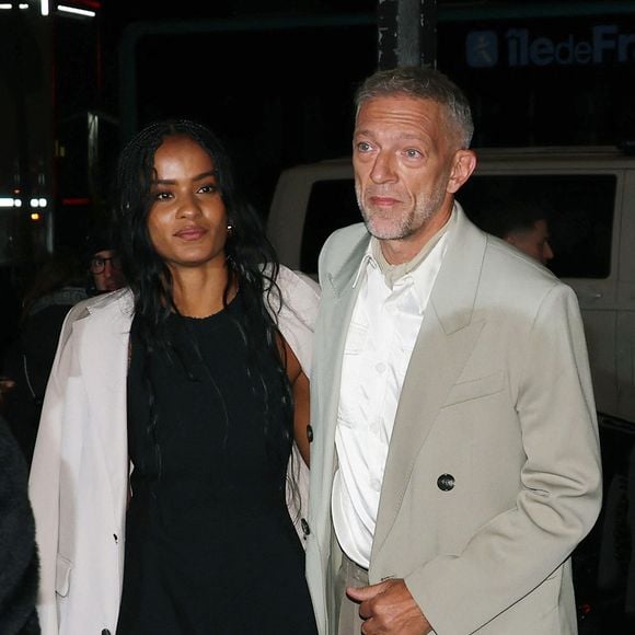 C'est la première fois que Narah Baptista devient maman, contrairement à Vincent Cassel qui a déjà trois filles.

Vincent Cassel et Narah Baptista au défilé AMI collection homme automne/hiver 2024/2025 lors de la fashion week à Paris, le 18 janvier 2024.

Photo : Denis Guignebourg / Bestimage