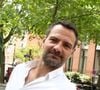 "C'était très compliqué pour moi parce qu'on a un deal, on ne se ment jamais", a-t-il expliqué.
Exclusif - Jérôme Kerviel, accompagné de son avocat David Koubbi, du président de son association, et d'un ami, va se faire enlever son bracelet électronique au Service pénitentiaire d'insertion et de probation (SPIP) au 12 rue Charles Fourier, dans le 13ème arrondissement à Paris, le 26 juin 2015. DOMINIQUE JACOVIDES / BESTIMAGE