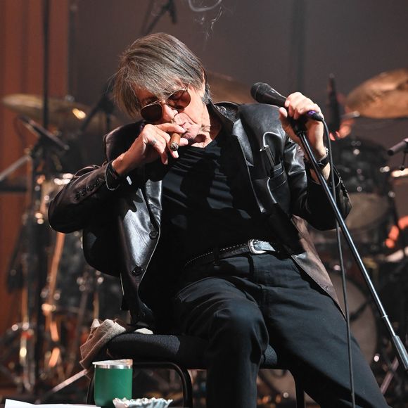 A en croire ses confidences, Jacques Dutronc "n'a jamais arrêté de fumer", toutefois "il a souvent arrêté de boire". 

Jacques Dutronc et Thomas Dutronc en showcase de leur tournée "Dutronc & Dutronc" au Centre Evénementiel de Courbevoie le 11 avril 2022 © Coadic Guirec/Bestimage