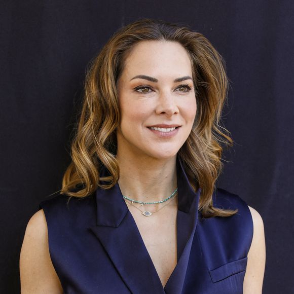 À 47 ans, Mélissa Theuriau affiche une forme éblouissante qu’elle entretient grâce à une passion sportive bien particulière : le snowboard. 

Membre du Jury Documentaires, Mélissa Theuriau en photocall pour CanneSeries Saison 6 sur la plage du Mariott à Canne, France. © Denis Guignebourg/BestImage